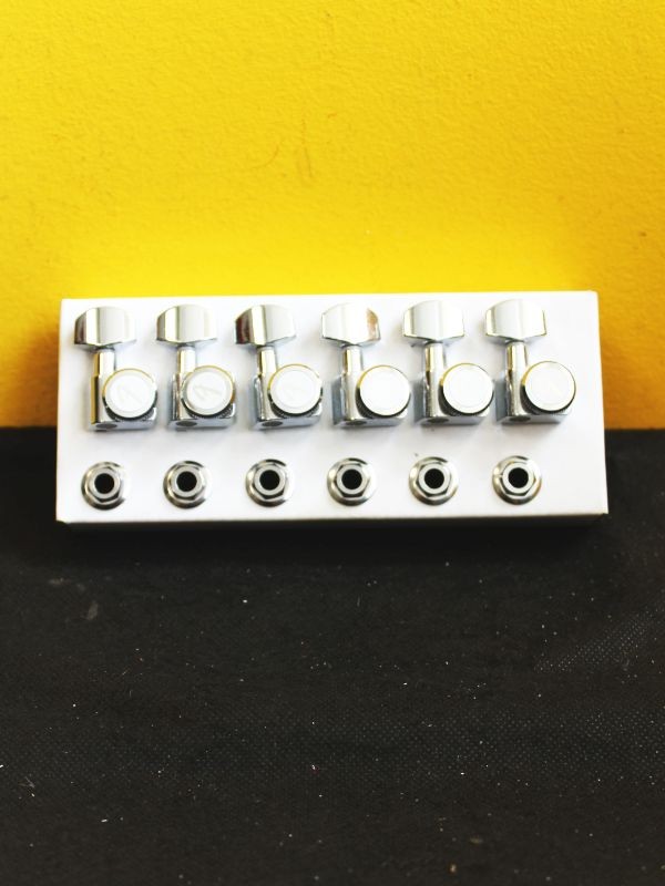Machine heads Fender Locking Tuners Staggered